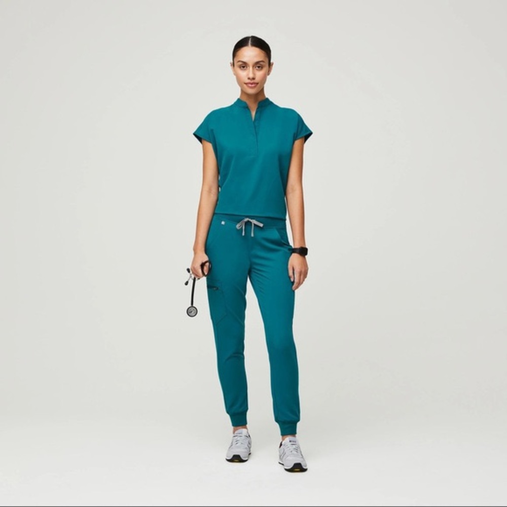 Pacific Blue Rafaela top XS and M Zamora petite joggers
